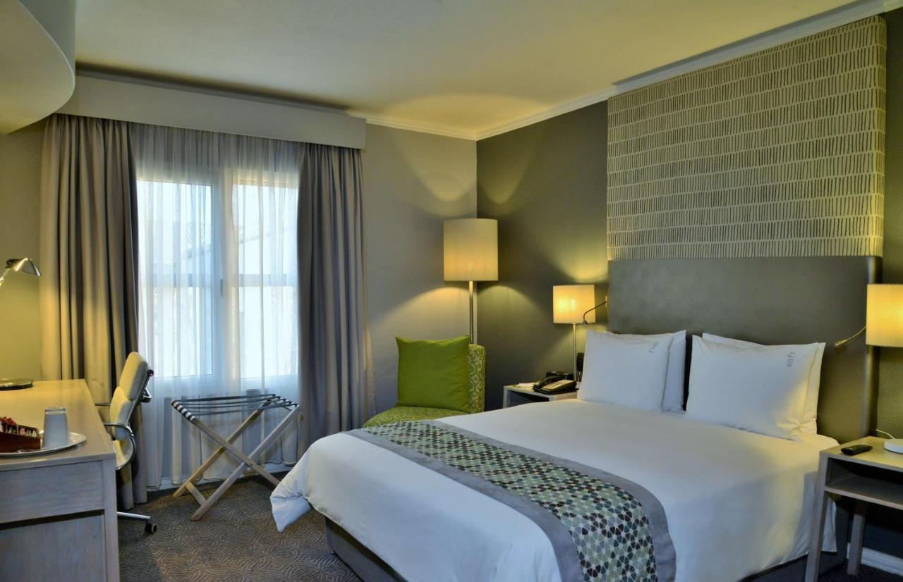 Holiday Inn Johannesburg Airport By Ihg Kempton Park Exterior photo