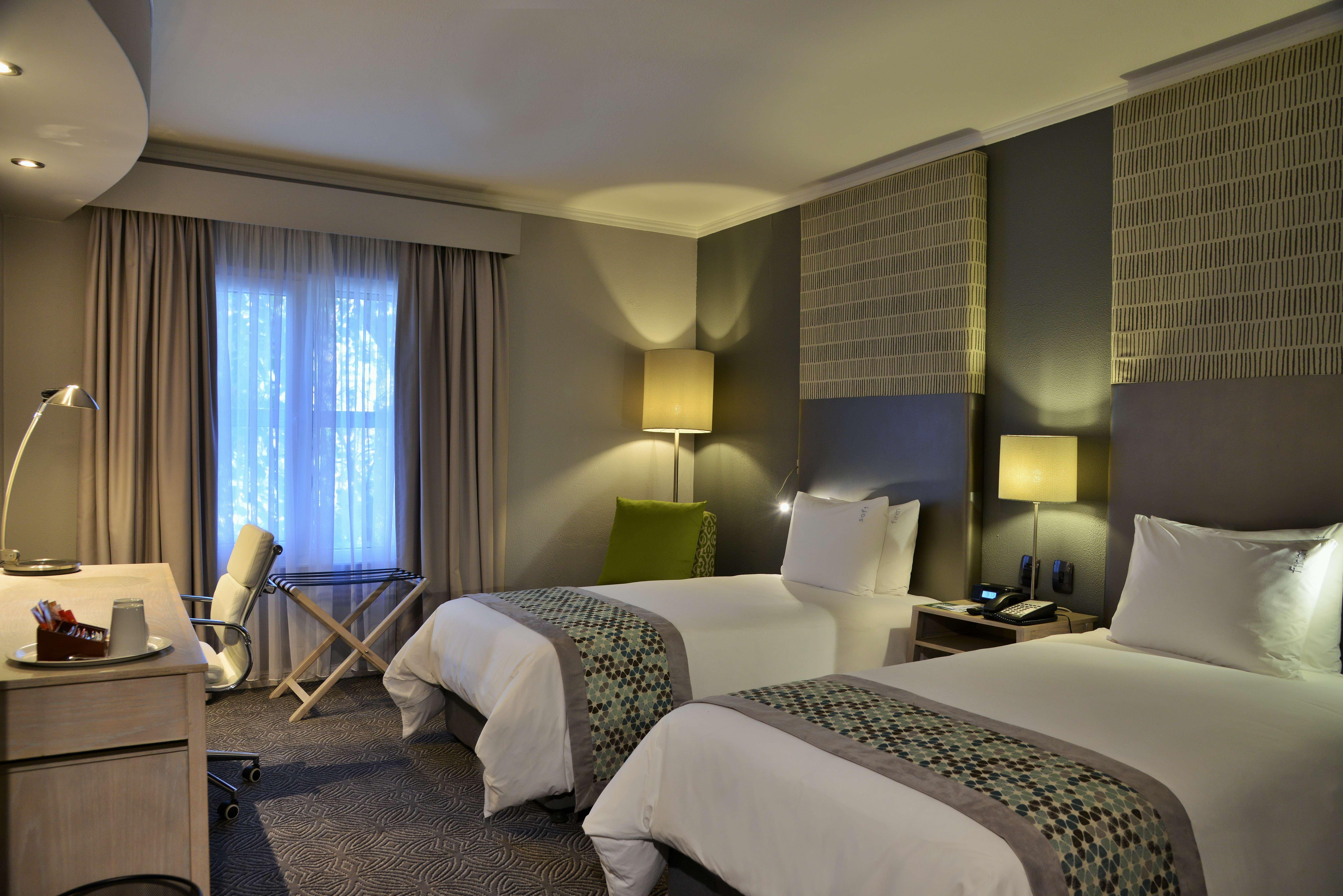 Holiday Inn Johannesburg Airport By Ihg Kempton Park Exterior photo