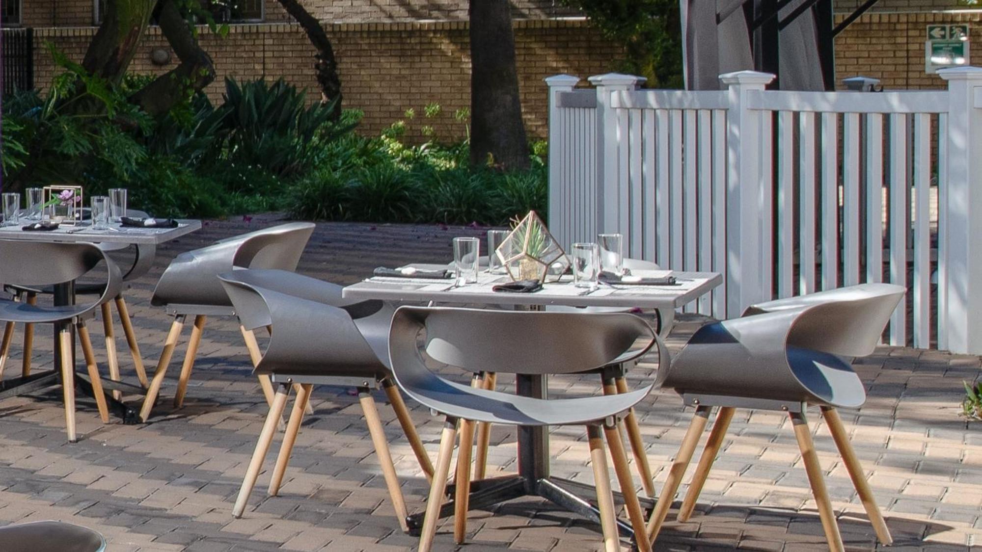 Holiday Inn Johannesburg Airport By Ihg Kempton Park Exterior photo